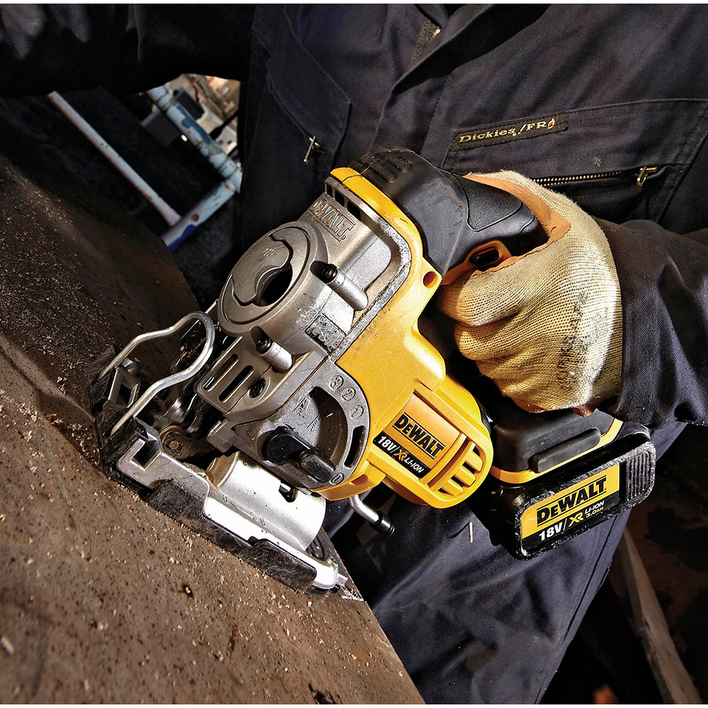 Fierastrau pendular DeWalt DCS331N-XJ, 3000 spm, 18 V, fara acumulator inclus