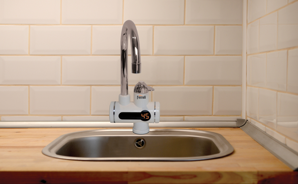 Robinet electric instant apa calda Ferroli, 3000W, afisaj Led, alb-argintiu