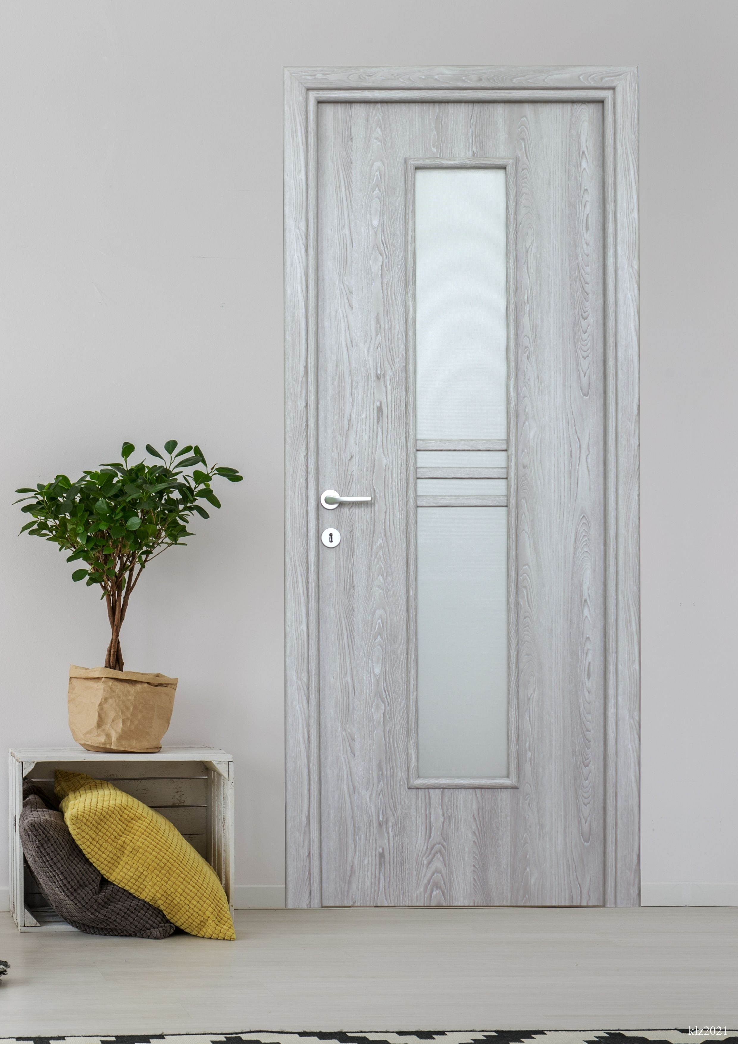 Usa interior Karpat, cu geam, reversibila, MDF, 78 x 203 cm, gri