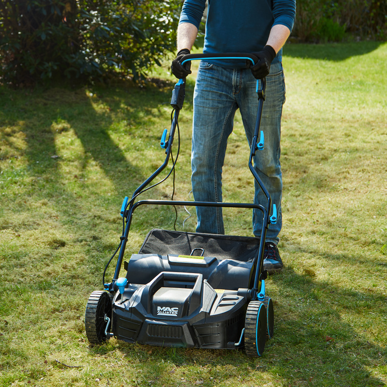 Scarificator si aerator gazon 2 in 1 MAC ALLISTER MSRP1800-3, Electric, 1800W, latime de lucru 37cm, sac colectare 45 L, negru