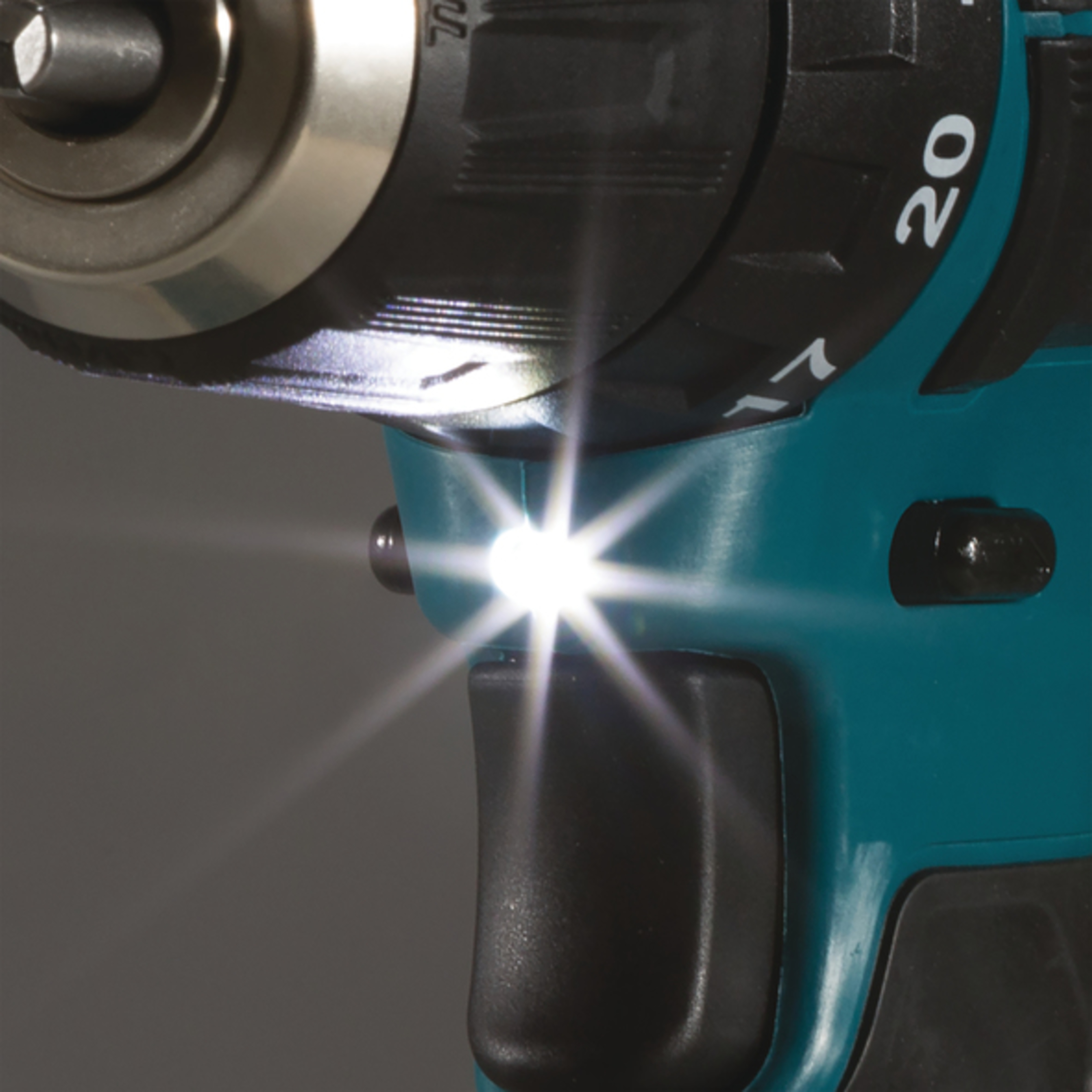 Masina de gaurit si insurubat cu percutie Makita HP333DSME, acumulator 12V, 2 x 4Ah