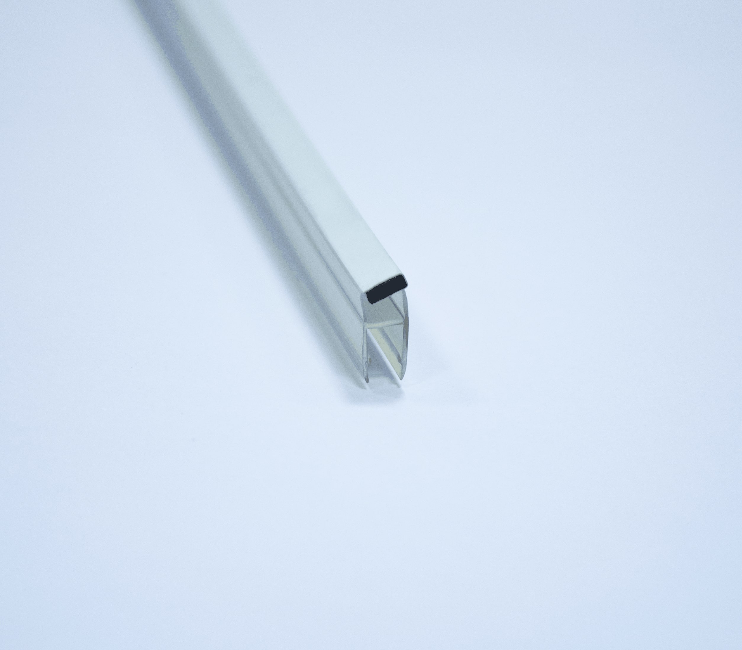 Cheder etansare magnetic SANOTECHNIK Q205, pentru sticla grosime 5mm, cabine semirotunde, 2 bucati