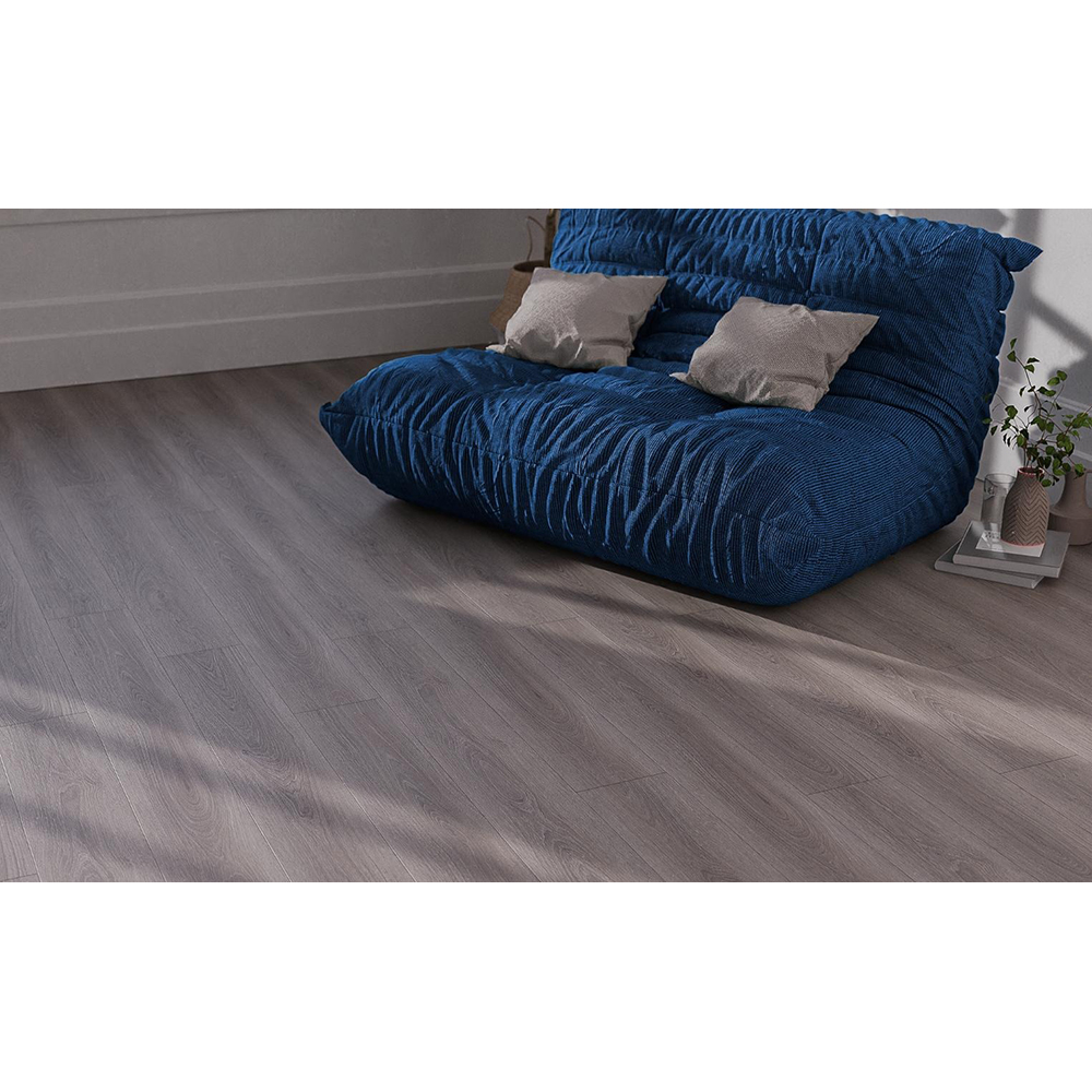 Parchet SPC REPUBLIC, stejar interior, 4.5 mm, 121.8 cm x 18.1 cm, maro, 2.205 mp/cutie