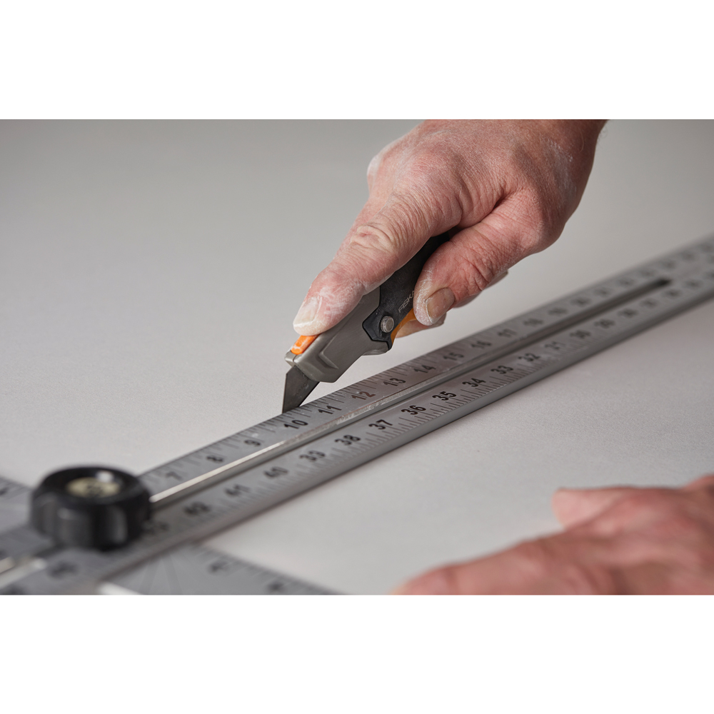 Cutit utilitar FISKARS CarbonMax, lama fixa, metal, negru