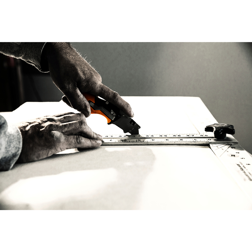 Cutit utilitar FISKARS CarbonMax, pliabil, metal, negru