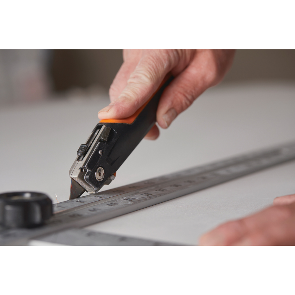 Cutit utilitar gips carton FISKARS CarbonMax, metal, negru