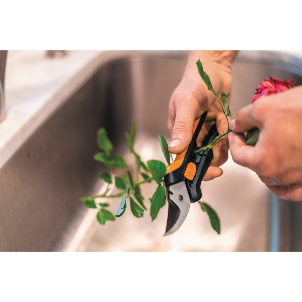 Foarfeca de gradina FISKARS SP14, otel, 24 cm, multicolor