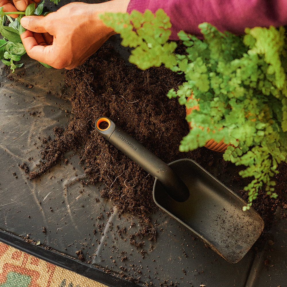 Scafa FISKARS, plastic, negru