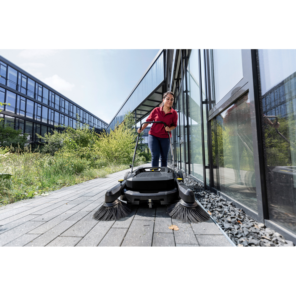 Masina de maturat manuala KARCHER KM 70/20 C 2SB Go Further, productivitate 3920 mp/h, recipient 20l, negru