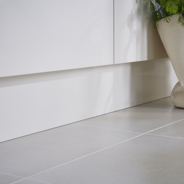 Plinta de bucatarie, MDF, crem, aspect lucios, 2400mm x 16 mm x 150 mm  GoodHome Stevia