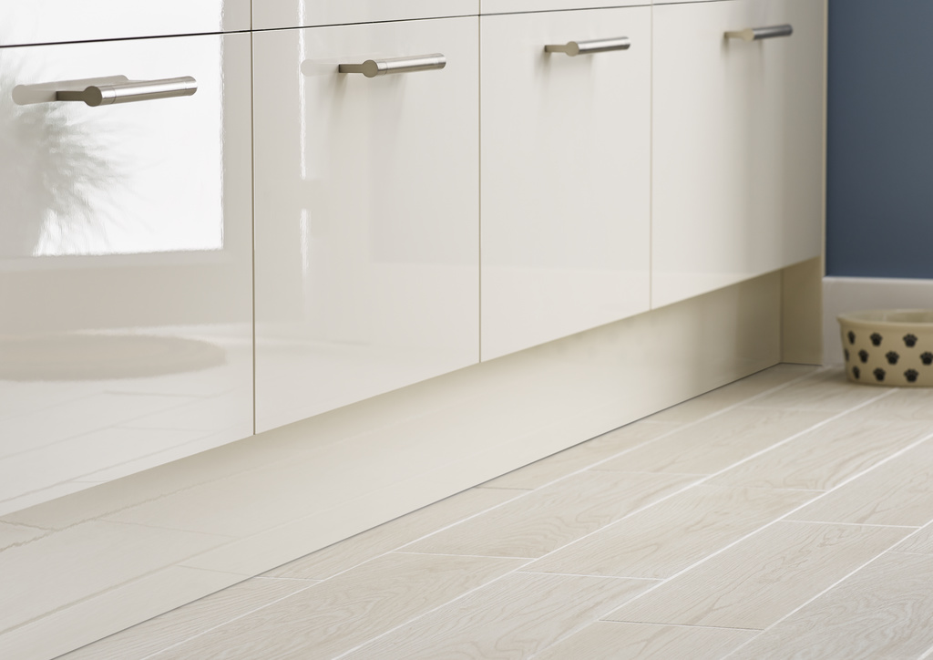 Plinta de bucatarie, MDF, crem, aspect lucios, 2400mm x 16 mm x 150 mm  GoodHome Stevia
