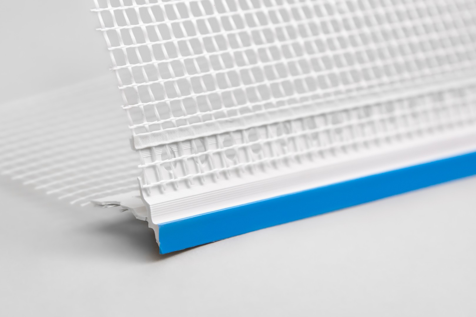 Profil PVC picurator cu plasa 10 x 10 x 250 cm