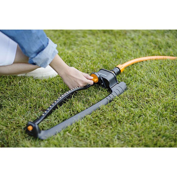 Aspersor oscilant FISKARS 1023660, 300 - 500 mp
