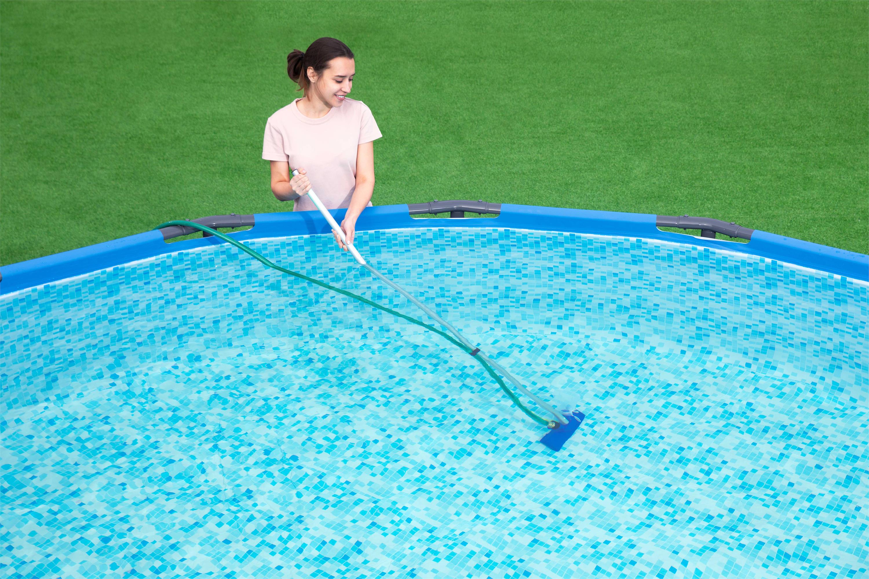 Kit de curatat piscina ATS, pentru piscine de pana la 4 m
