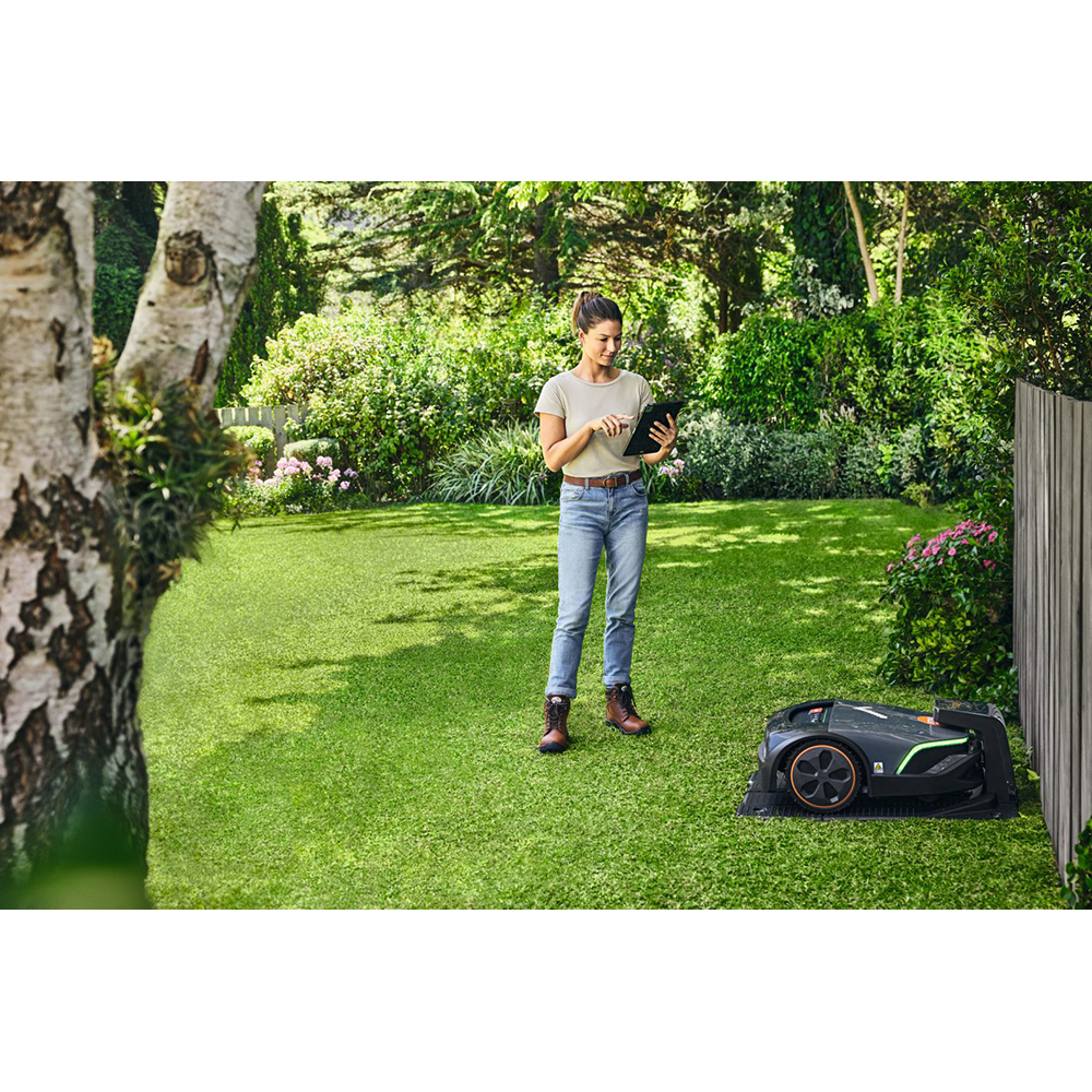 Robot de tuns gazonul STIHL iMOW 5 EVO, 1500 mp, latime de taiere 28 cm, autonomie max 65 min, Wi-Fi, Bluetooth
