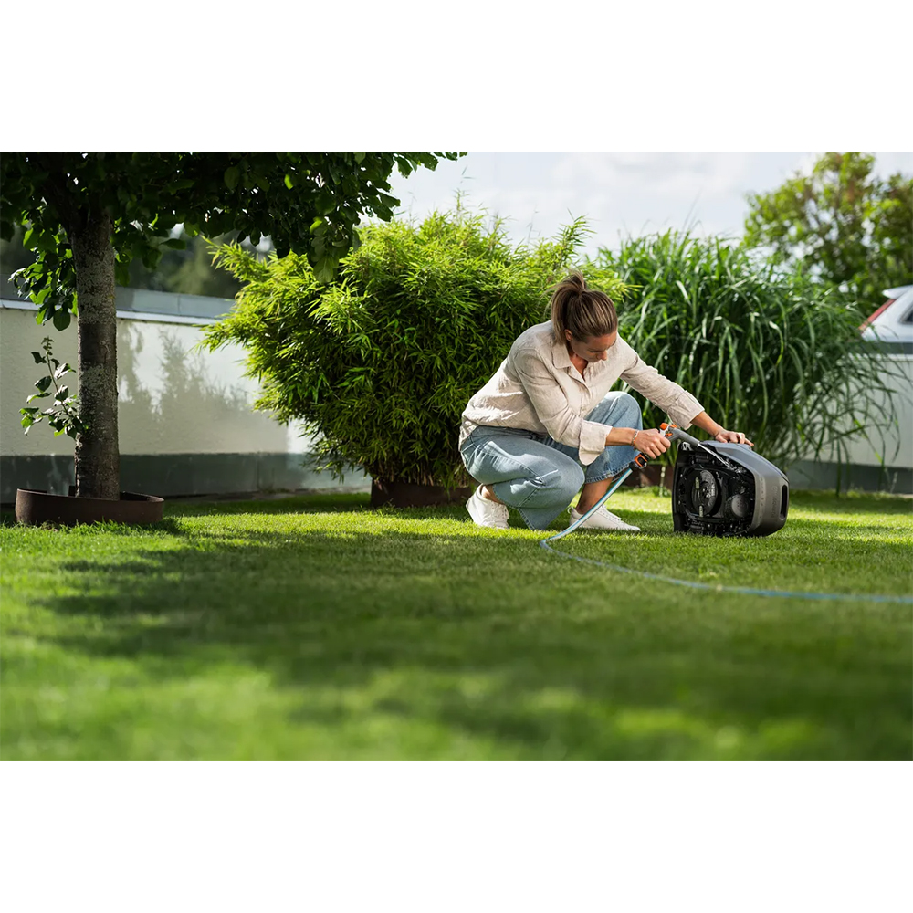 Robot de tuns gazon HUSQVARNA Automower Aspire R4, 400 mp, latime taiere 16 cm, Wi-Fi, Bluetooth, gri