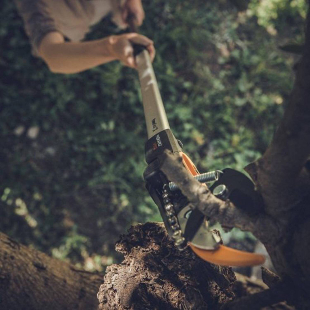 Foarfeca de gradina FISKARS PowerGear UPX82