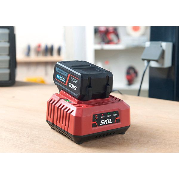 Incarcator pentru acumulator SKIL CR1E3122AA, 2.4 A, 18 V