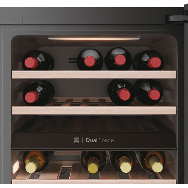 Racitor de vinuri HAIER HWS42GDAU1, 42 sticle, H 82 cm, Clasa G, Wi-Fi, negru
