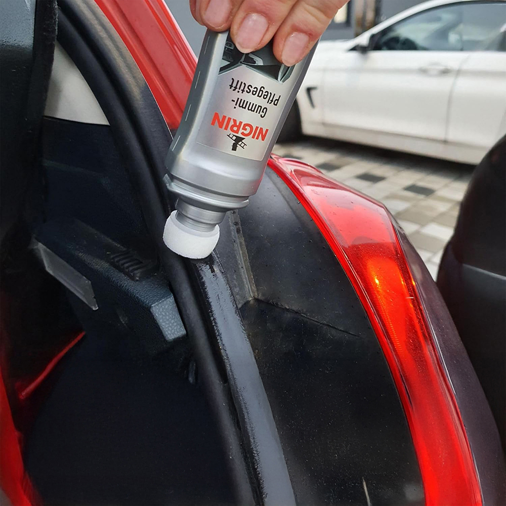 Spray intretinere cauciuc si plastic NIGRIN 74653, 75ml