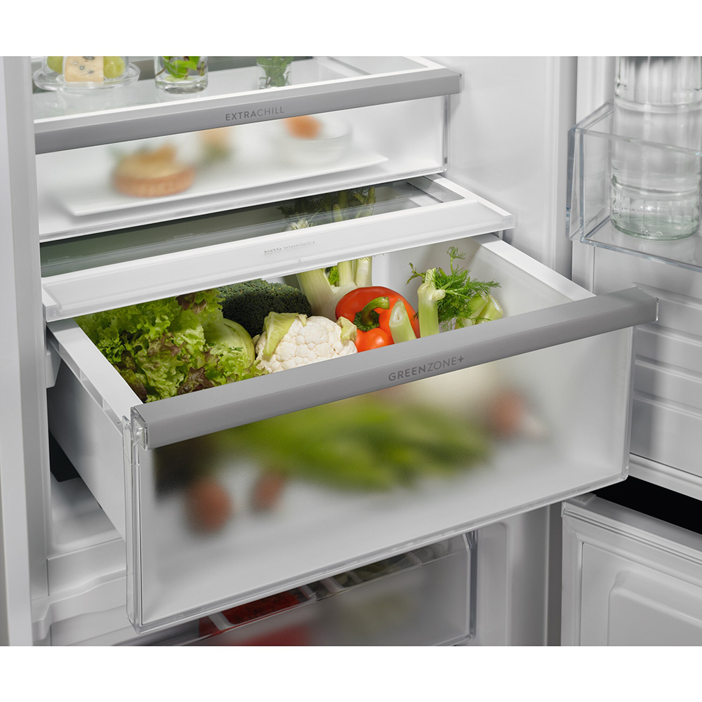 Combina frigorifica incorporabila ELECTROLUX ENC8MD18S, No Frost, 248 l, H 177.2 cm, Clasa D