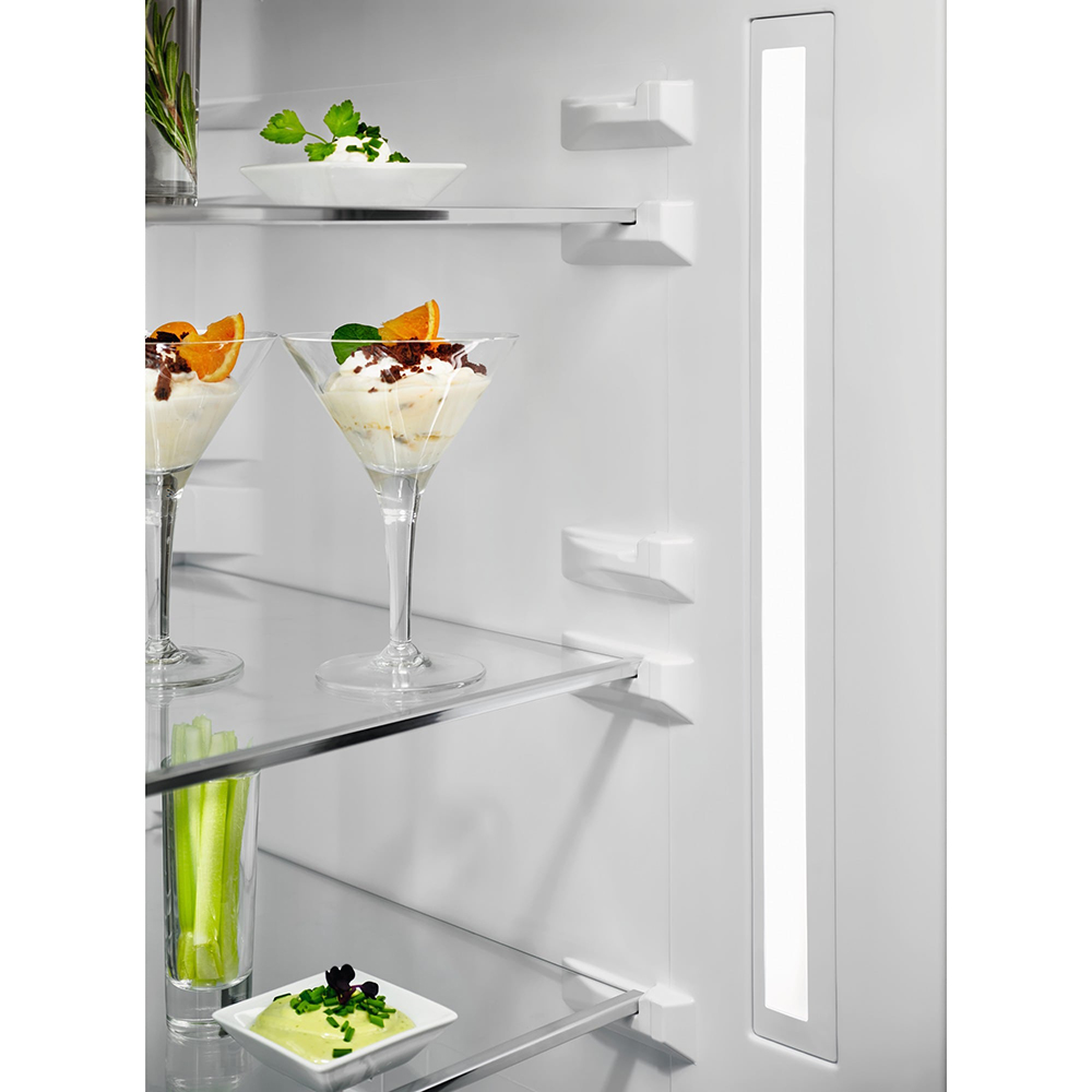 Combina frigorifica ELECTROLUX LNT7ME36K2, No Frost, 367 l, H 201 cm, Clasa E, negru