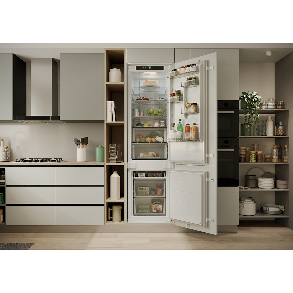 Combina frigorifica incorporabila Candy CNBQT3519EW, Total No Frost, 284 l, H 193.5 cm, Clasa E, Wi-Fi