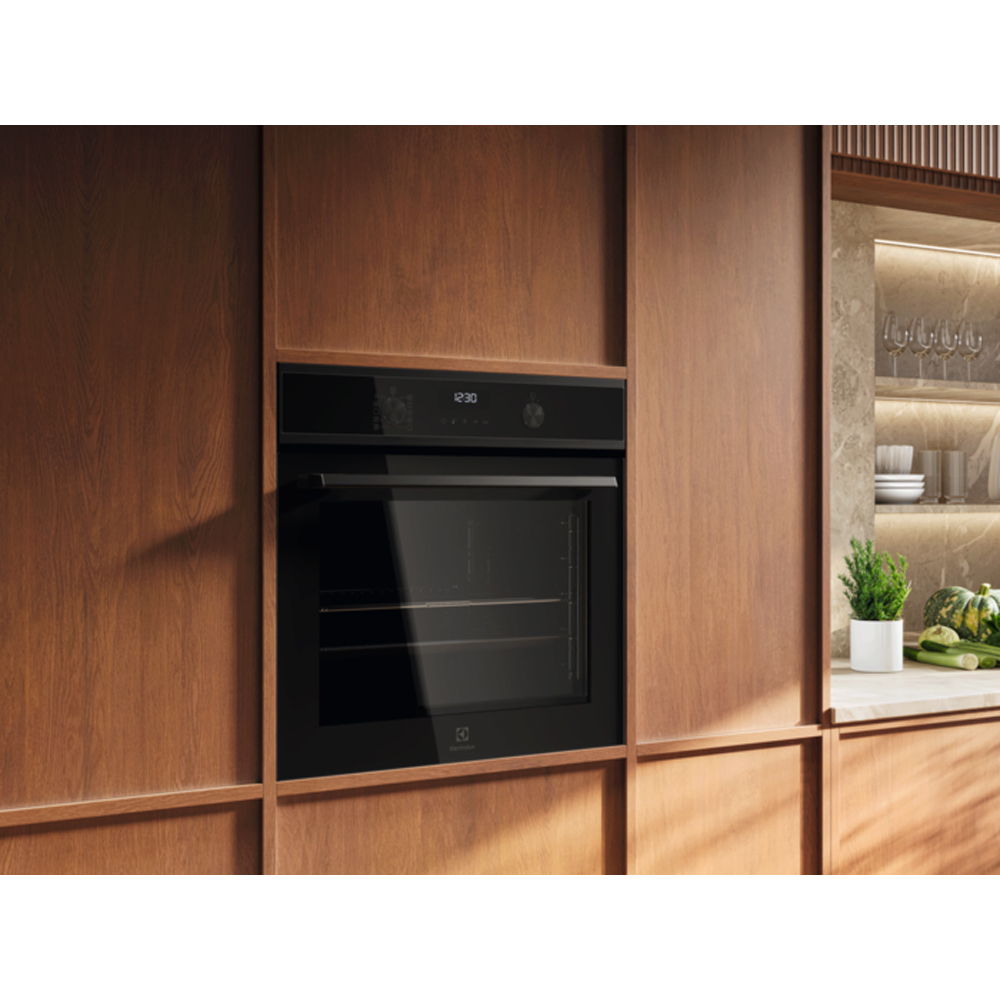 Cuptor incorporabil ELECTROLUX SteamBake EOD6F77H, Electric, Gatire cu abur, Autocuratare catalitica, 72 l, Clasa A+, negru