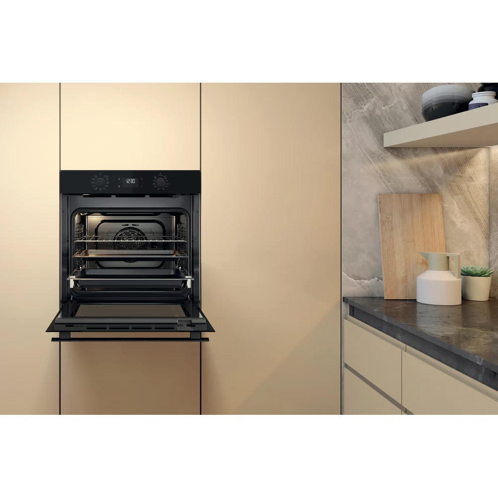 Cuptor incorporabil WHIRLPOOL OMR58HU1B, Electric, Autocuratare hidrolitica, 71 l, Clasa A+, negru
