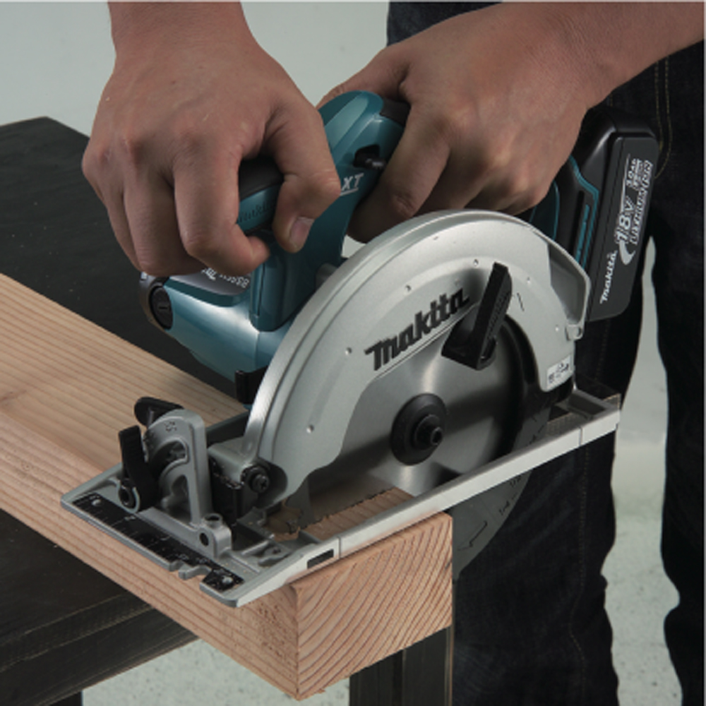 Fierastrau circular MAKITA DSS611Z, 18V, 165mm, fara acumulator