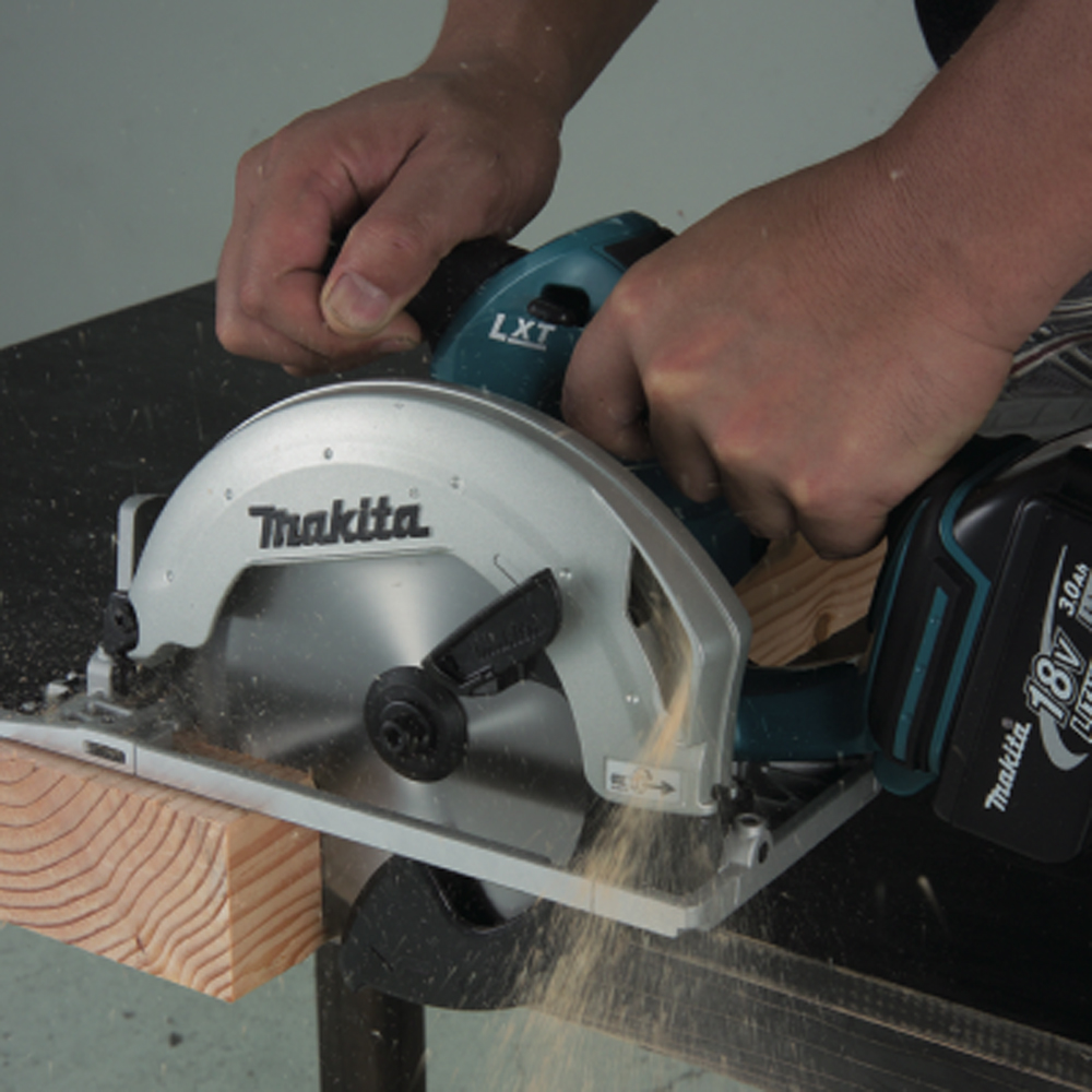 Fierastrau circular MAKITA DSS611Z, 18V, 165mm, fara acumulator