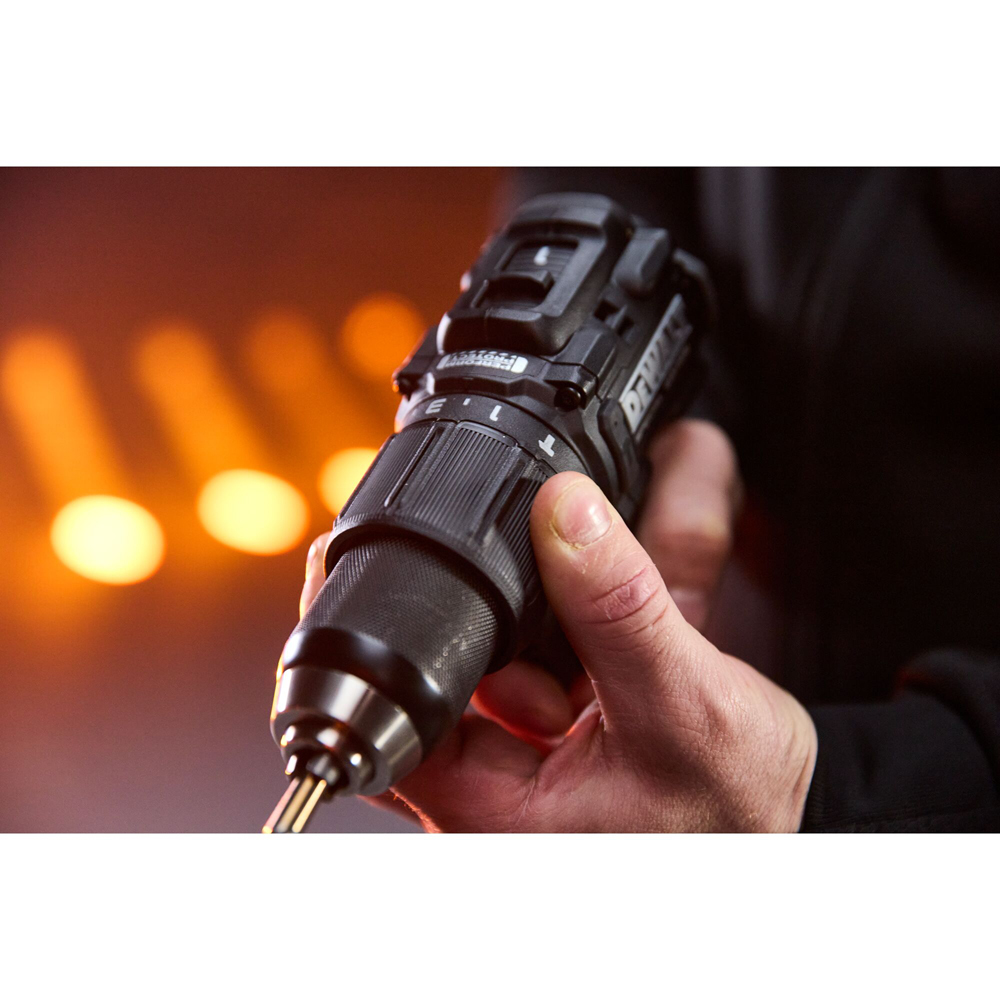 Masina de gaurit si insurubat cu percutie DEWALT x McLaren F1 Team DCD86MM1T-QW, 1x4Ah, 18V, 2000RPM, 90Nm
