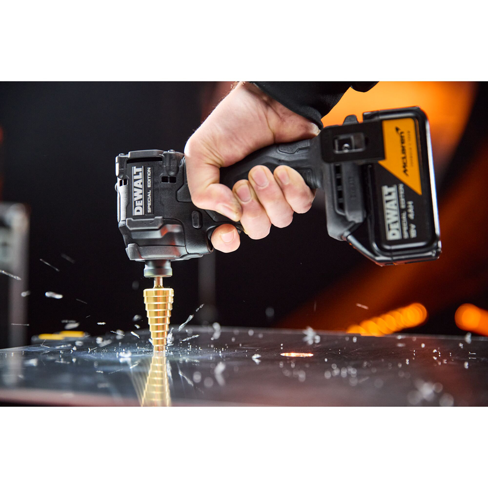 Masina de insurubat si gaurit cu impact DEWALT DCF86MM1T-QW x McLaren F1 Team, 18V, 1x4Ah, 206Nm