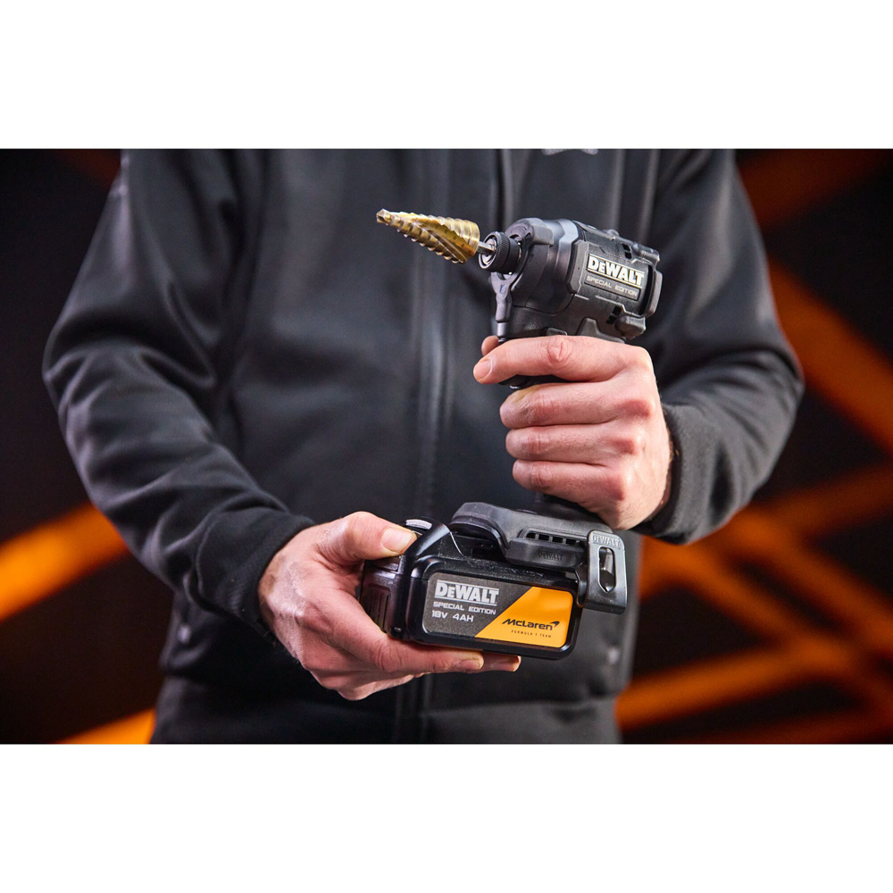 Masina de insurubat si gaurit cu impact DEWALT DCF86MM1T-QW x McLaren F1 Team, 18V, 1x4Ah, 206Nm