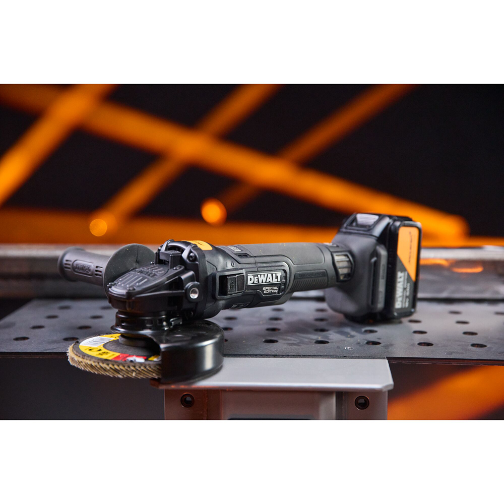 Polizor unghiular DEWALT DCG45MP2T-QW x McLaren F1 Team, 5500RPM, 2x5Ah, 125mm