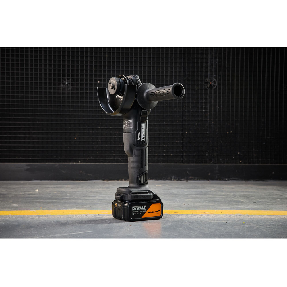 Polizor unghiular DEWALT DCG45MP2T-QW x McLaren F1 Team, 5500RPM, 2x5Ah, 125mm