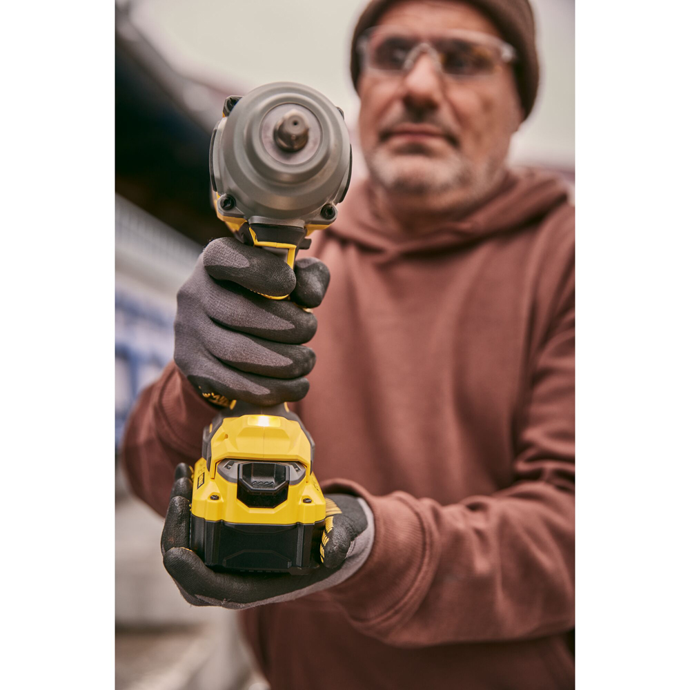 Masina de insurubat cu impact STANLEY FATMAX SFMCF940M1, 18V, 4Ah, 1 acumulator, 2000RPM, 950Nm