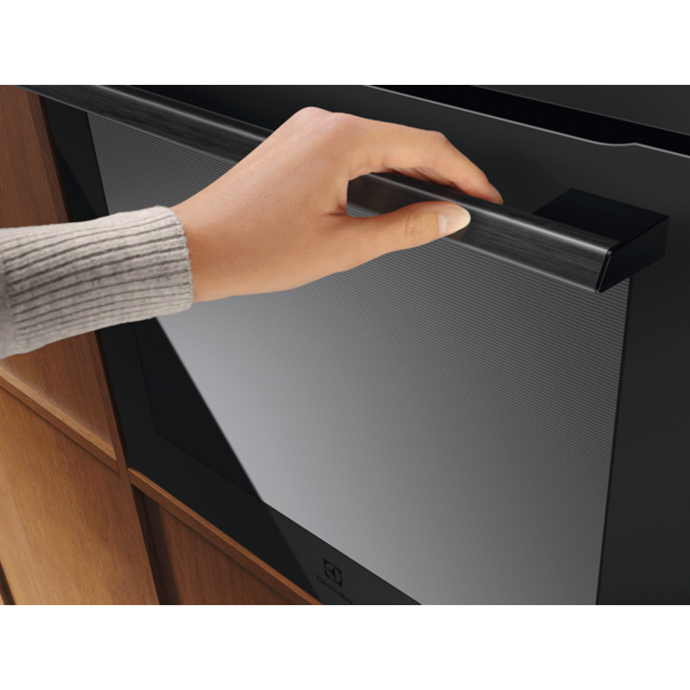 Cuptor incorporabil ELECTROLUX EOE9P3XT, Electric, Autocuratare pirolitica, 71 l, Clasa A++, Wi-Fi, negru