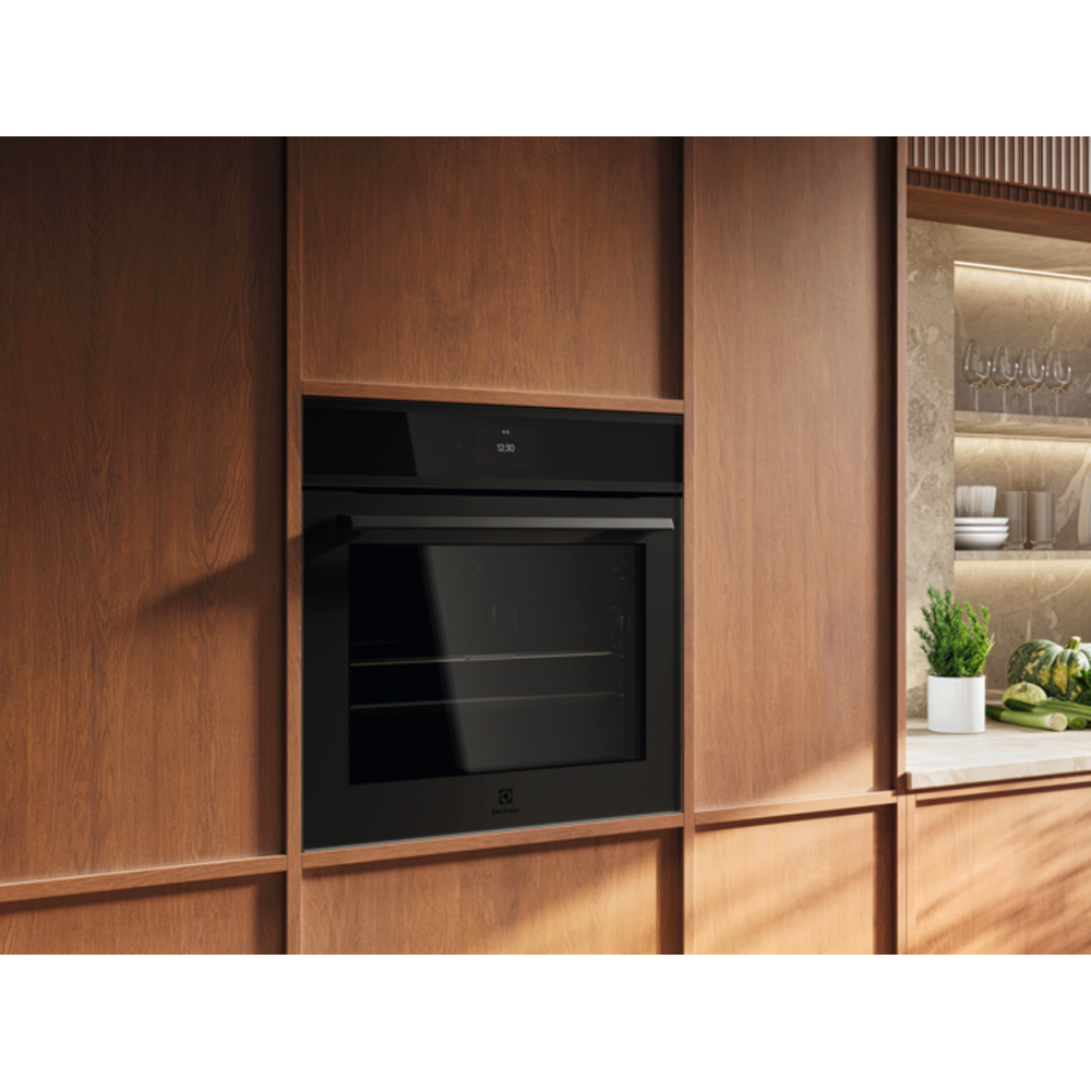 Cuptor incorporabil ELECTROLUX EOE9P3XT, Electric, Autocuratare pirolitica, 71 l, Clasa A++, Wi-Fi, negru