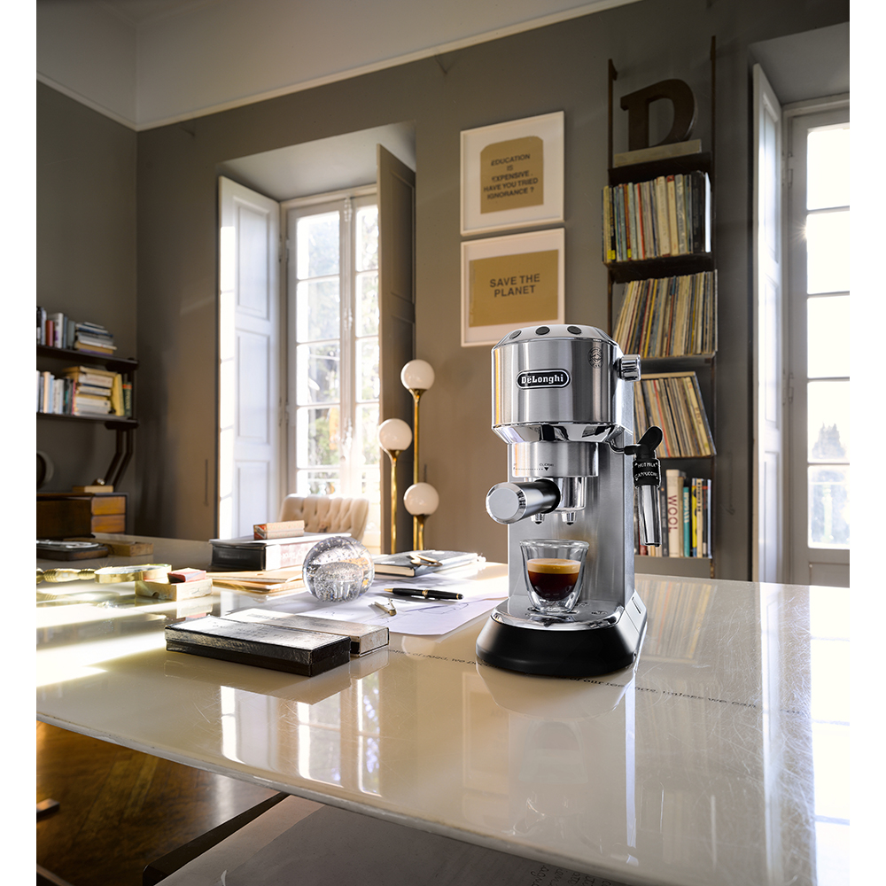 Espressor manual DELONGHI Dedica Style EC685.M, 1.1l, 1300W, 15 bar, sistem Cappuccino, argintiu-negru