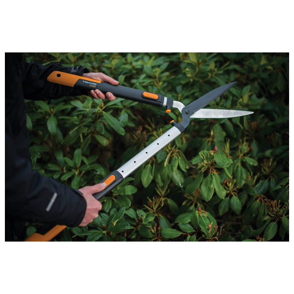 Foarfeca telescopica pentru gard viu FISKARS SmartFit HS86