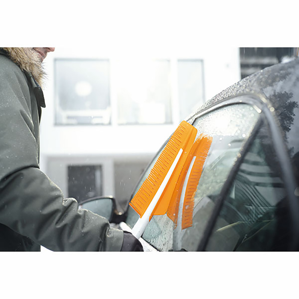 Perie zapada cu racleta FISKARS SnowXpert 143062, 67cm, alb-portocaliu
