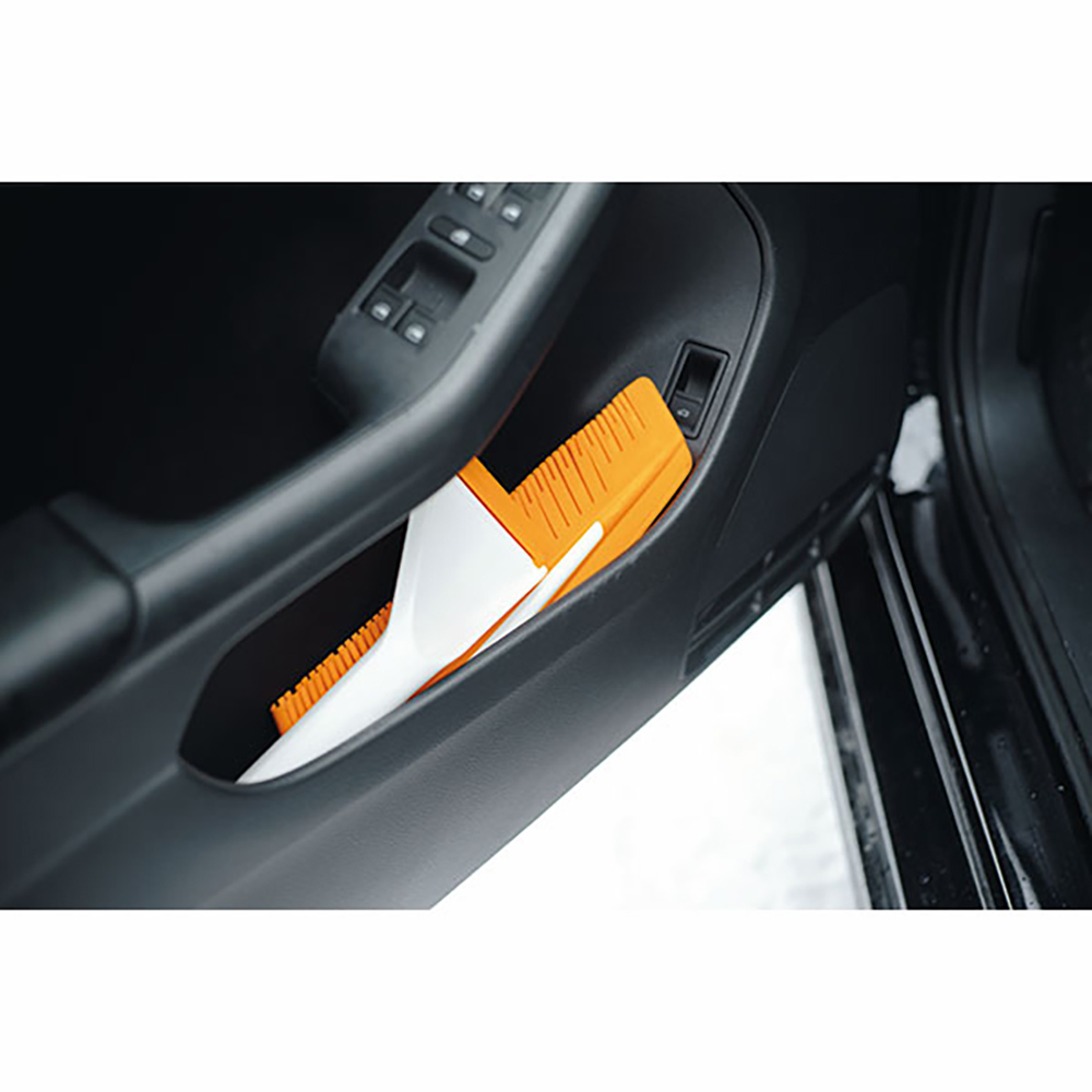 Perie zapada cu racleta FISKARS SnowXpert 143062, 67cm, alb-portocaliu