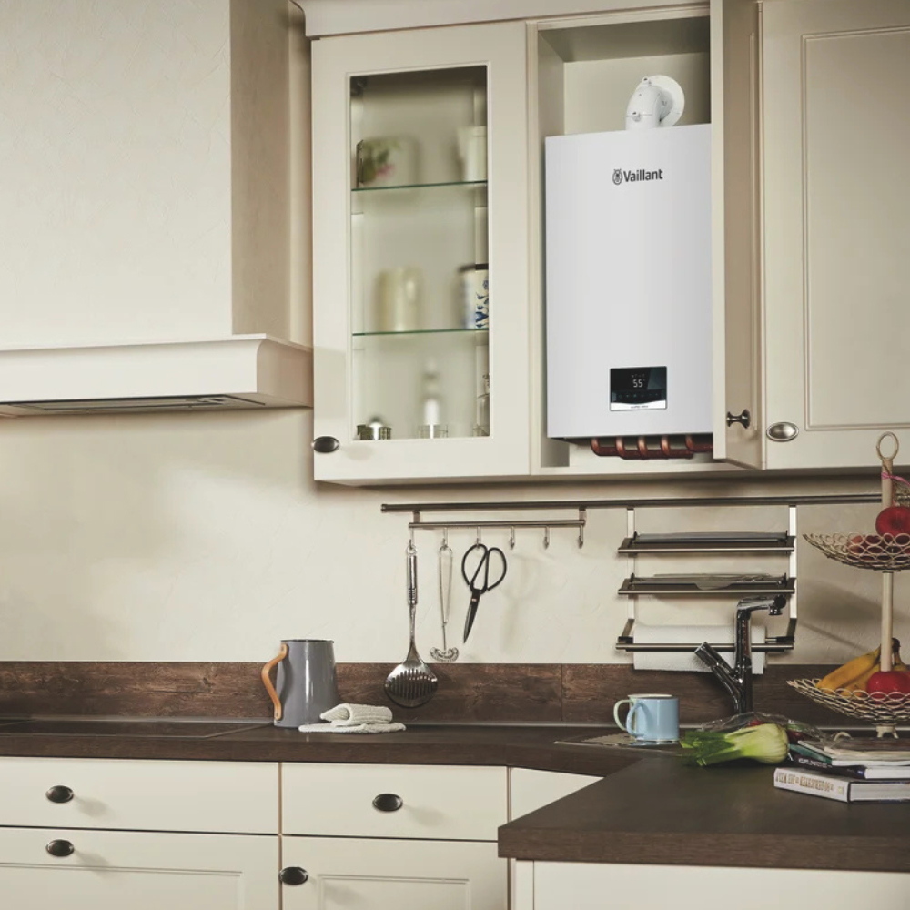 Centrala termica pe gaz in condensare VAILLANT ecoTEC Intro VUW 24/28 AS/2-1, 24 kW, IPX5, kit evacuare inclus