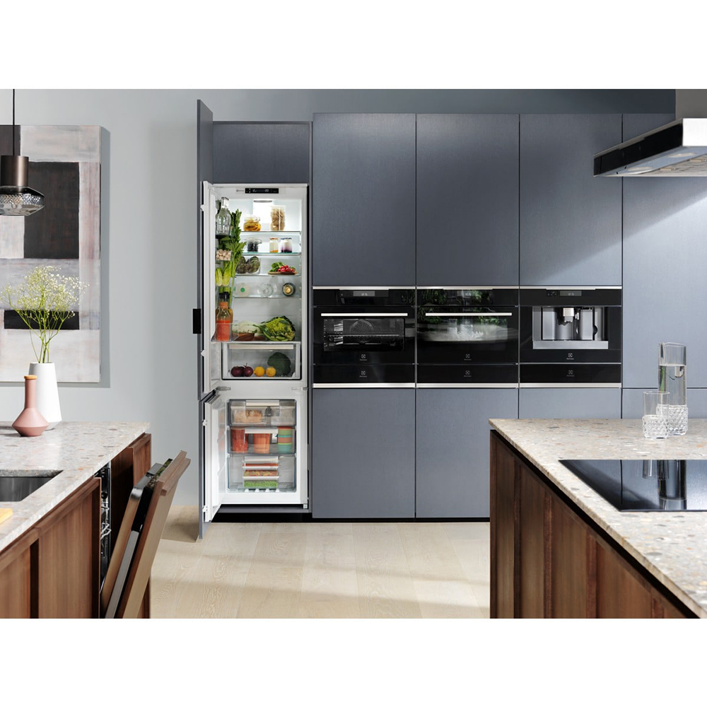 Masina de spalat vase incorporabila ELECTROLUX EEC87400W, 14 seturi, 8 programe, 60 cm, Clasa C, panou comanda negru