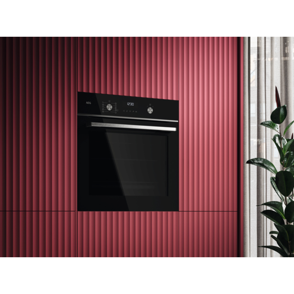 Cuptor incorporabil AEG Steambake OA5CB531AB, Electric, Gatire cu abur, Autocuratare catalitica, 71 l, Clasa A+, negru