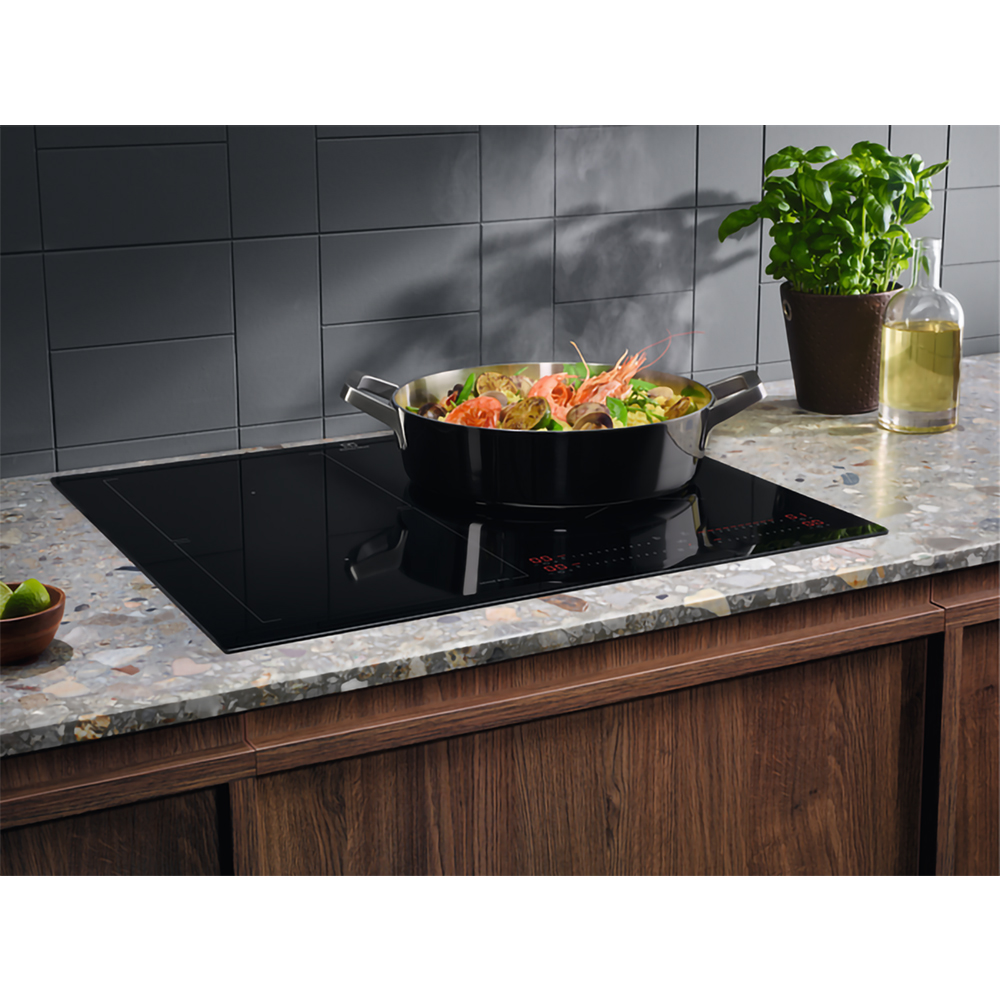 Plita incorporabila ELECTROLUX EIS62453, Inductie, 4 arzatoare, Touch control, negru