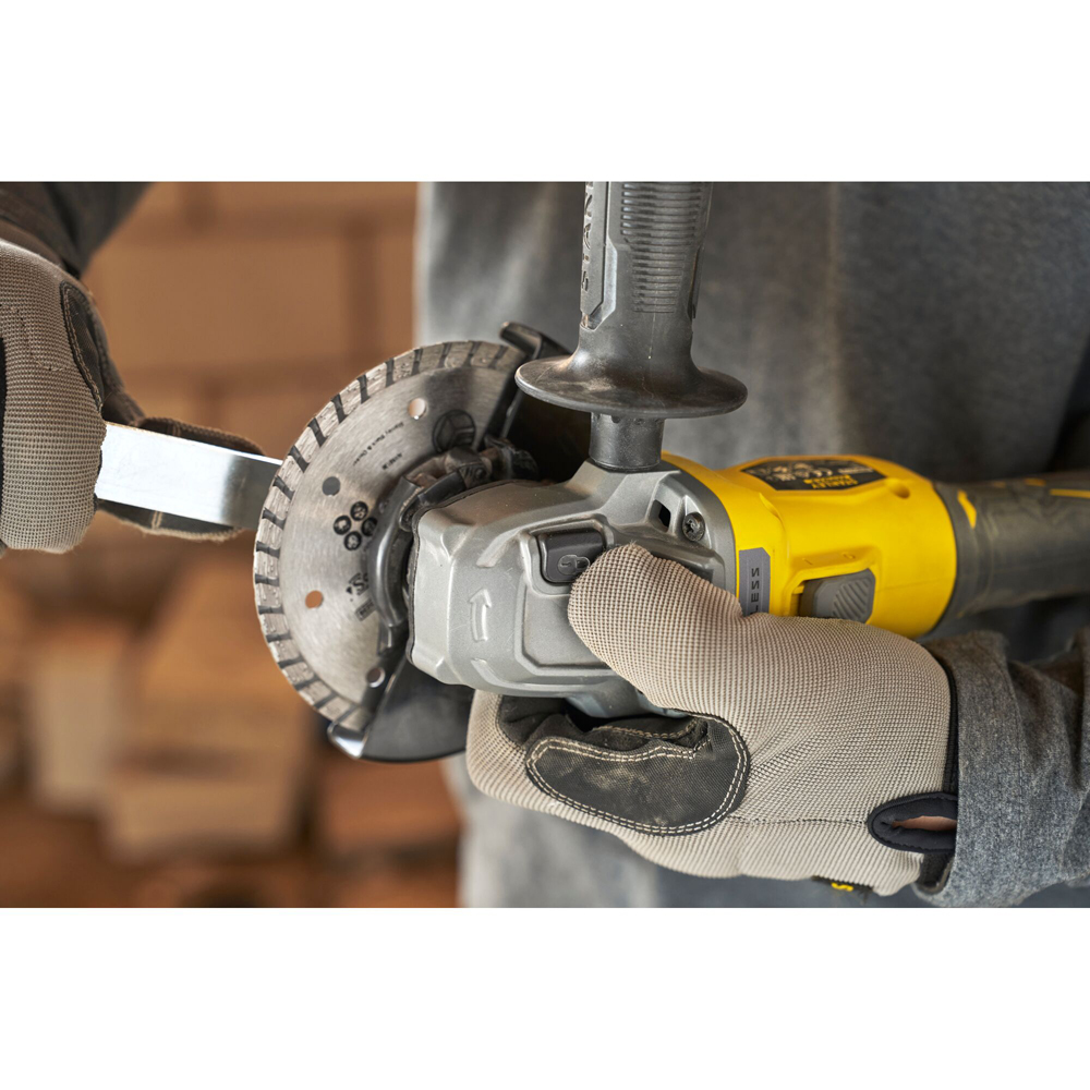 Polizor unghiular STANLEY FATMAX SFMCG710M1T, 18V, 125 mm, 4Ah, 1 acumulator, Brushless, Li-Ion