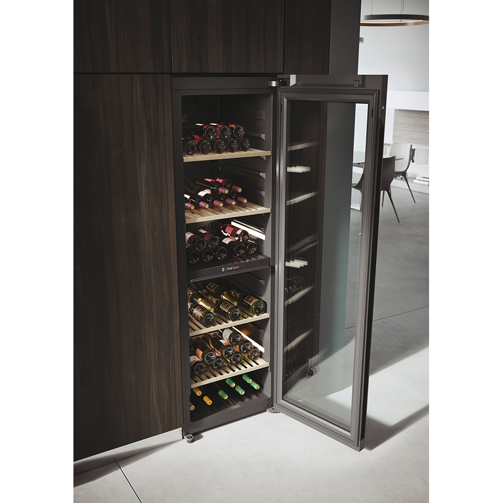Racitor de vinuri HAIER HWS236GDEH1, 236 sticle, H 190 cm, Clasa E, Wi-Fi, negru